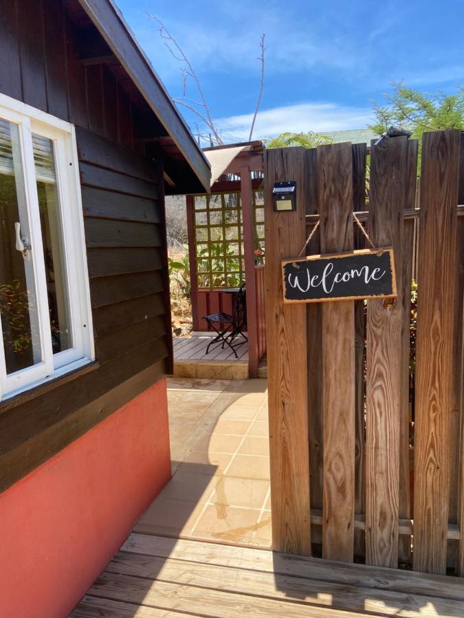 Cozy Studio With Private Spa Oranjestad Exterior foto